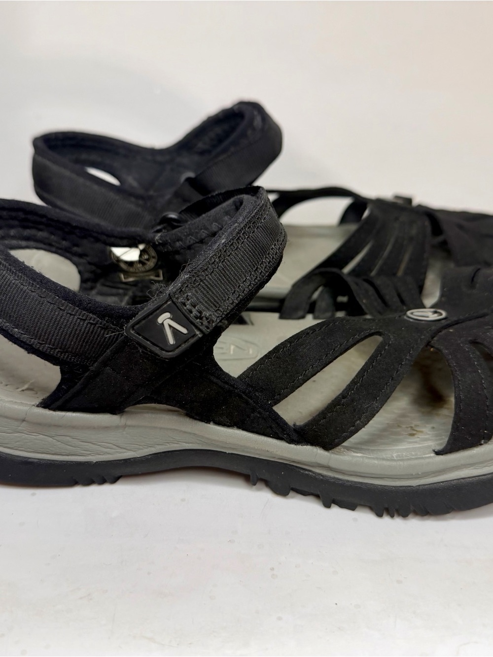 KEEN Rose Sandals Women Sz 10 Black Grey Water Hiking Sport Shoes 1008783 LYN - Picture 2 of 12